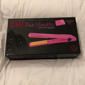 CHI flat iron hairstyling tool